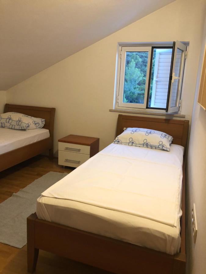 Apartmani Luka Zrnovo Exterior foto